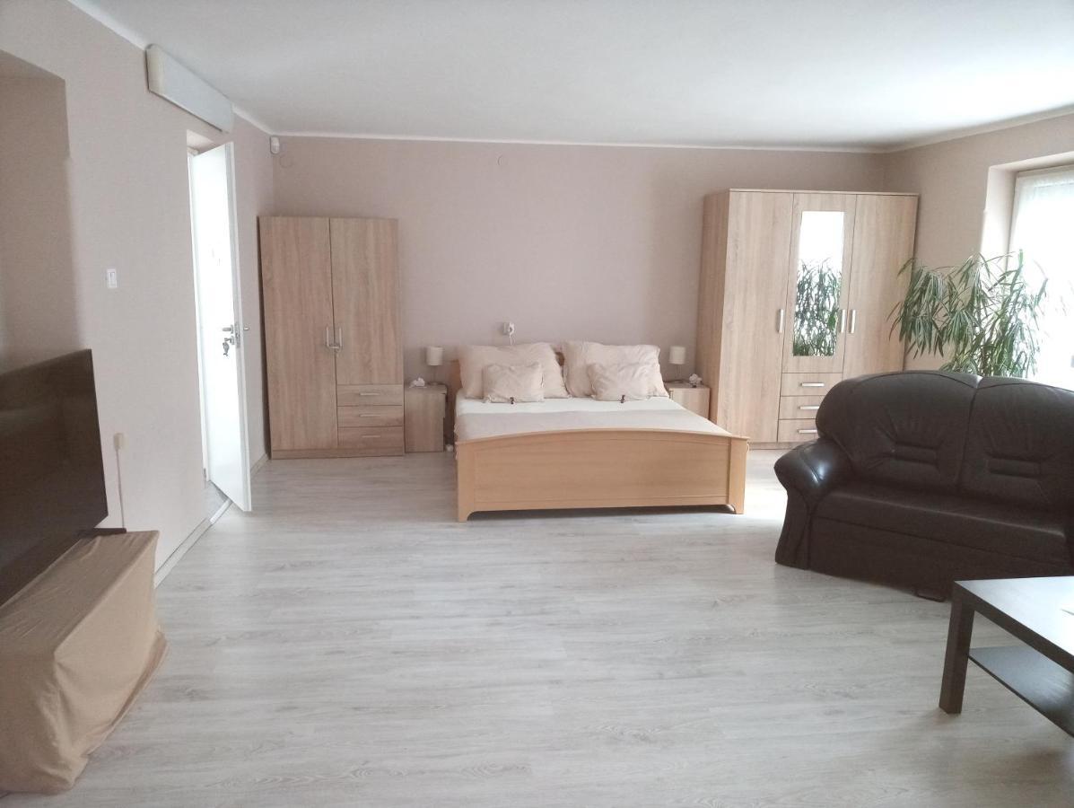 Stardust Apartman Pécs Kültér fotó